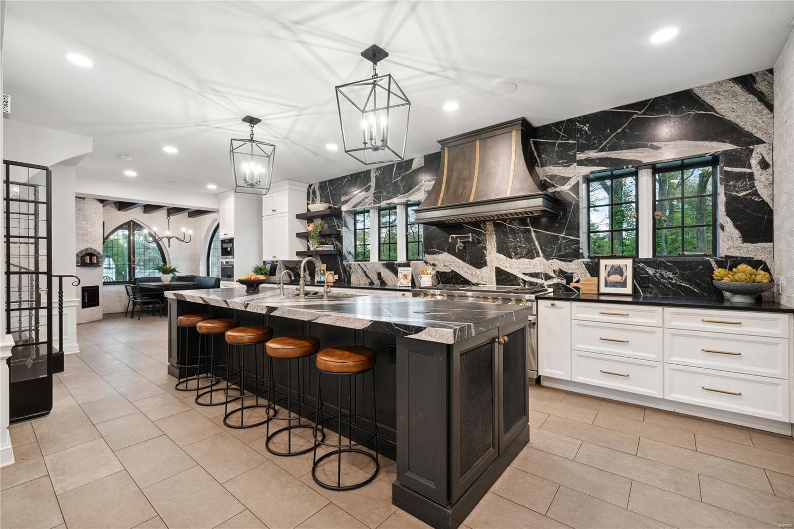 10490 Ladue Road St. Louis, MO 63141 - Photo 14 of 59