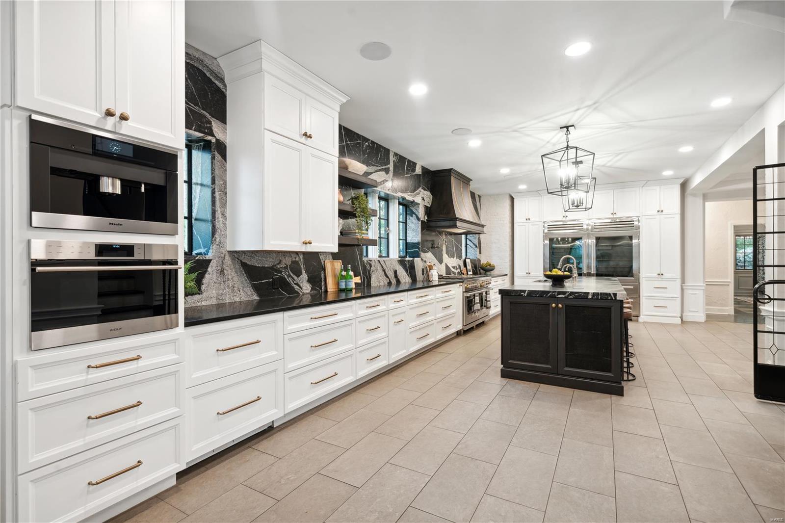 10490 Ladue Road St. Louis, MO 63141 - Photo 17 of 59