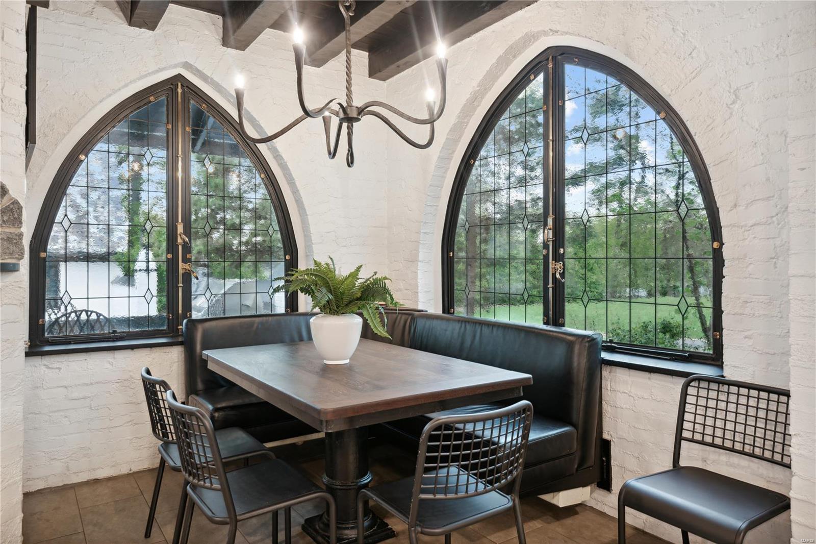 10490 Ladue Road St. Louis, MO 63141 - Photo 18 of 59