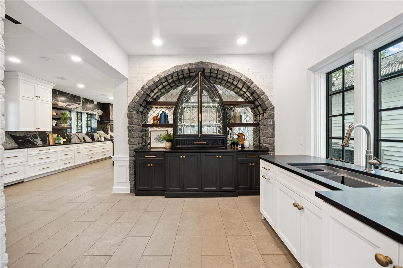 10490 Ladue Road St. Louis, MO 63141 - Photo 20 of 59