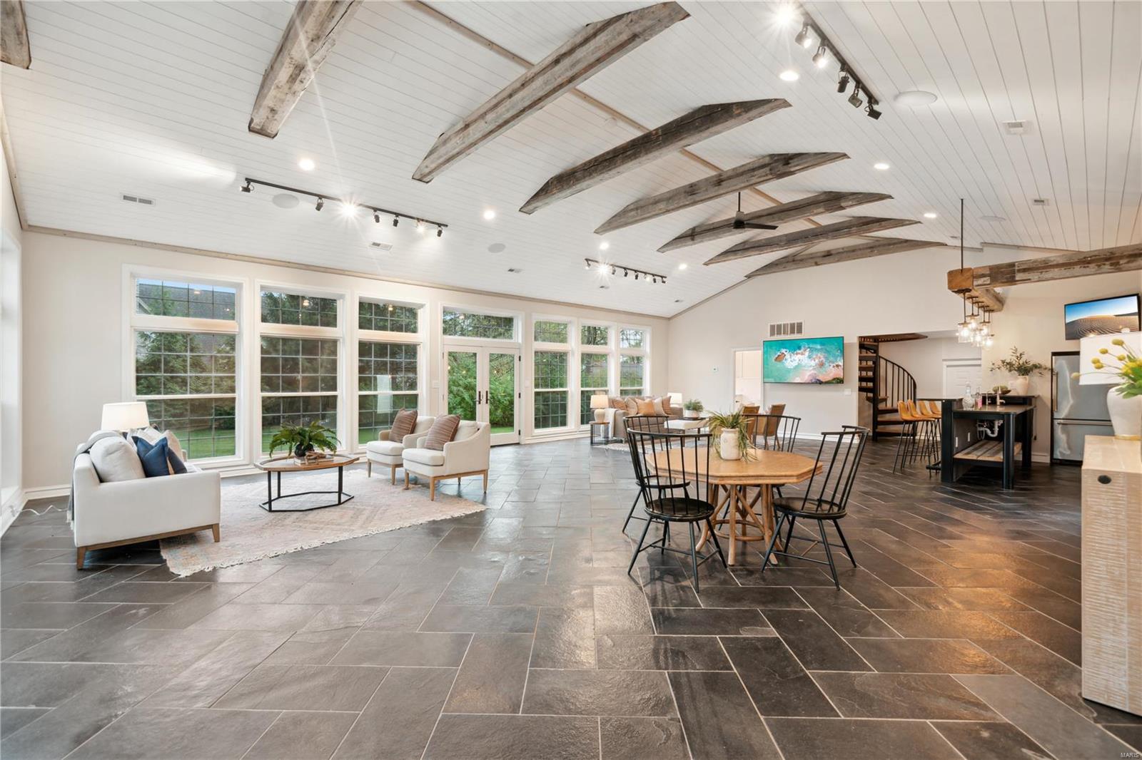 10490 Ladue Road St. Louis, MO 63141 - Photo 24 of 59