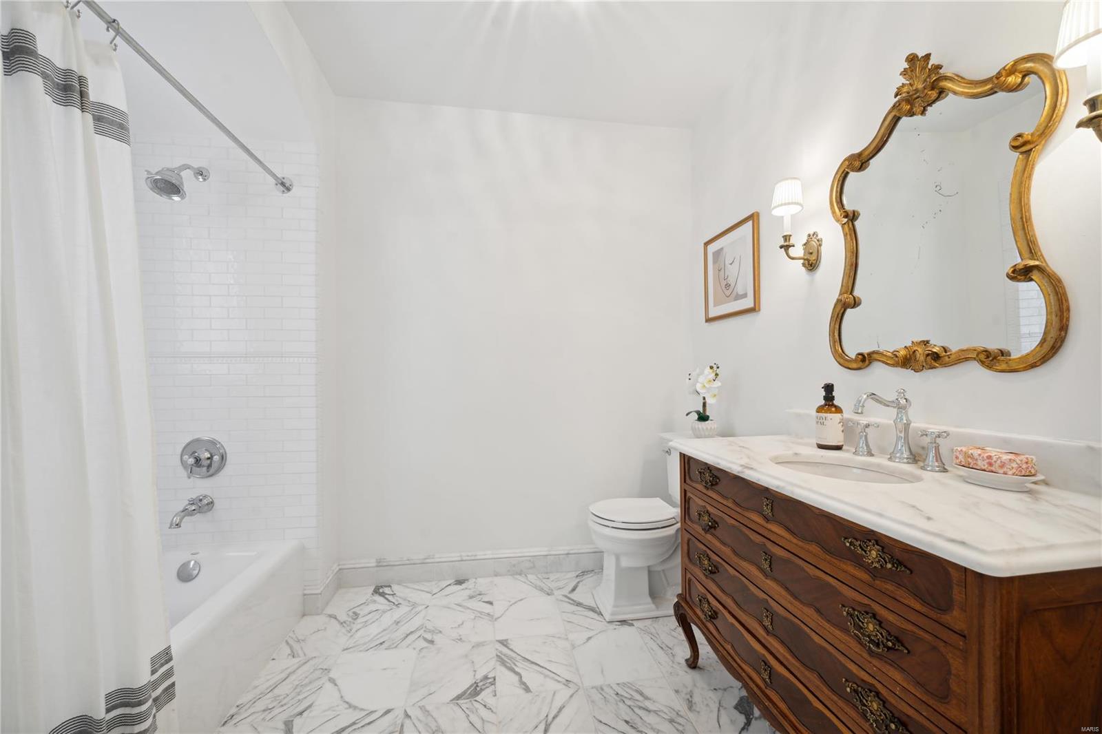 10490 Ladue Road St. Louis, MO 63141 - Photo 34 of 59