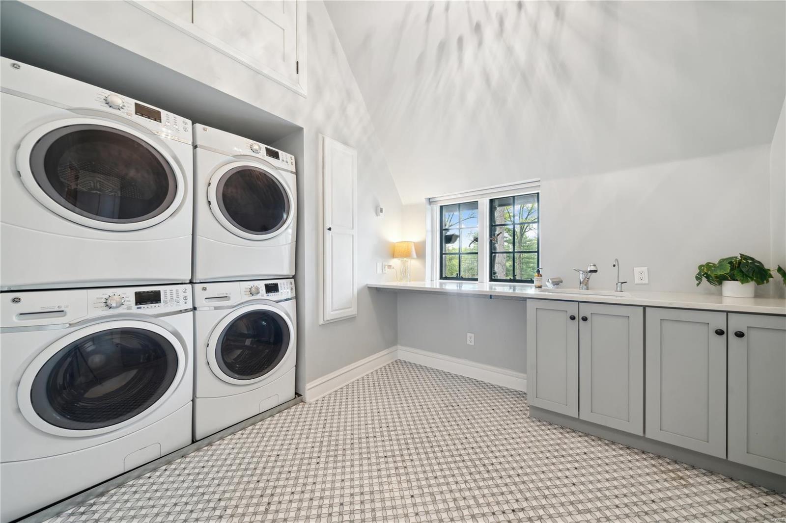 10490 Ladue Road St. Louis, MO 63141 - Photo 40 of 59