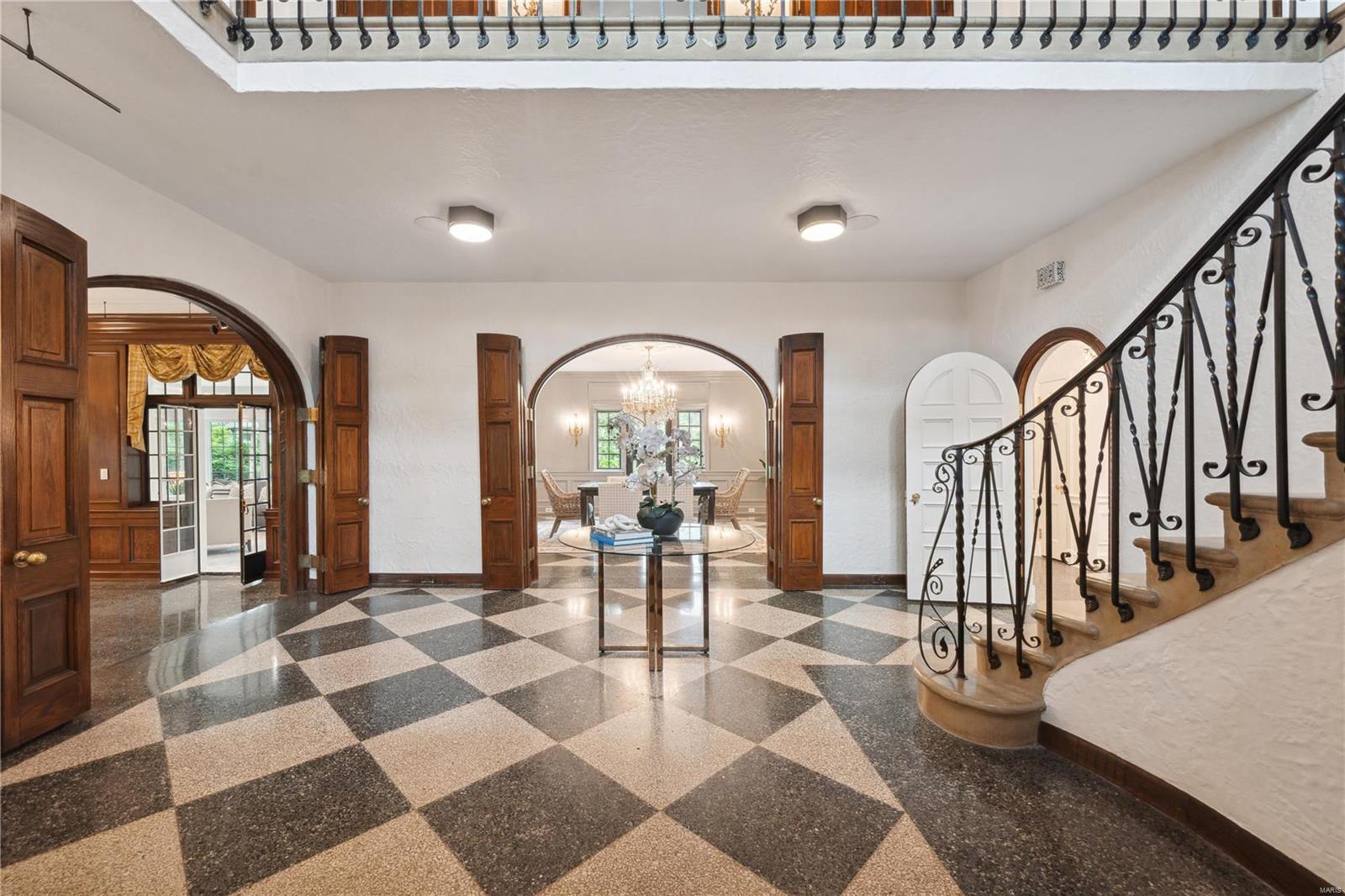 10490 Ladue Road St. Louis, MO 63141 - Photo 4 of 59