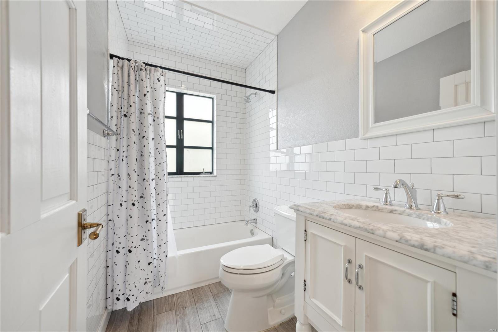 10490 Ladue Road St. Louis, MO 63141 - Photo 49 of 59