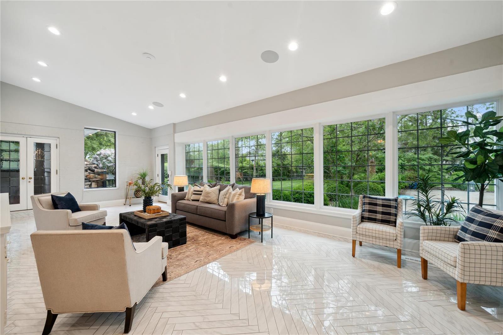 10490 Ladue Road St. Louis, MO 63141 - Photo 9 of 59