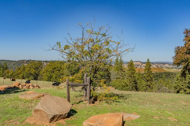 a view of a lake with houses
