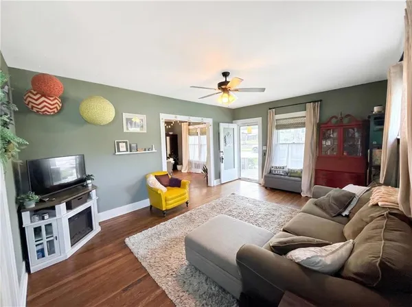 $215,000 | 609 South Buchanan Street, Maryville, MO 64468