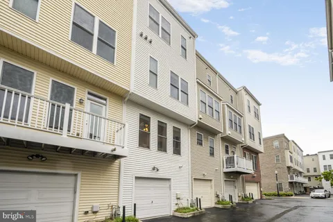 $1,119,000 | 311 I Street Southeast, Washington, DC 20003