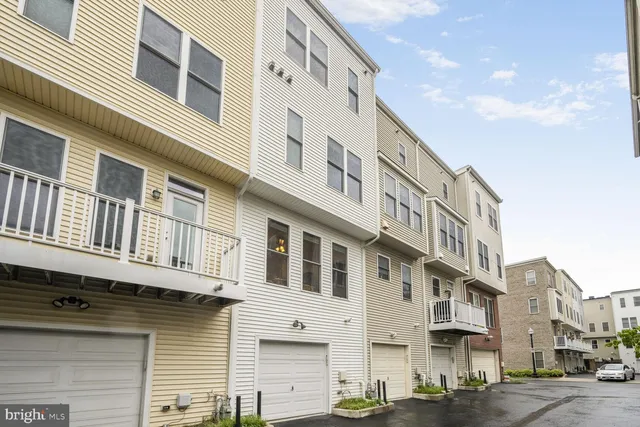 $1,119,000 | 311 I Street Southeast, Washington, DC 20003