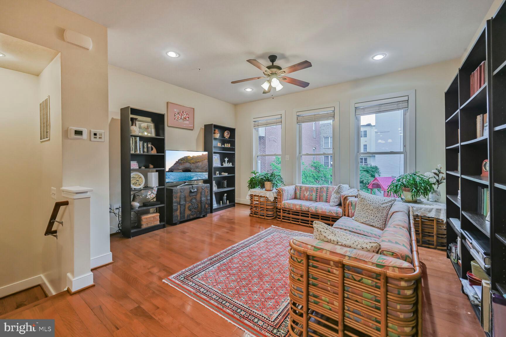 311 I Street Southeast Washington, DC 20003 - Photo 5 of 22 Large, open main level with long Southern exposure