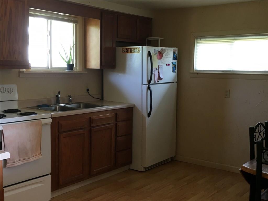 401 1/2 Ridge Avenue Butler, PA 16001 - Photo 7 of 15 Kitchen in Upper Unit