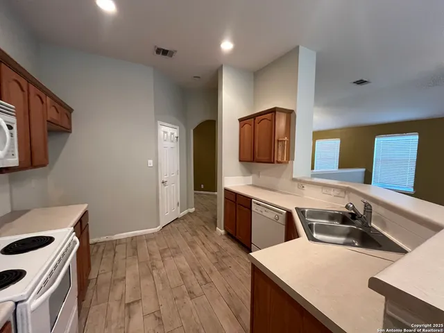 $1,650 | 7234 Autumn Acres, Converse, TX 78109