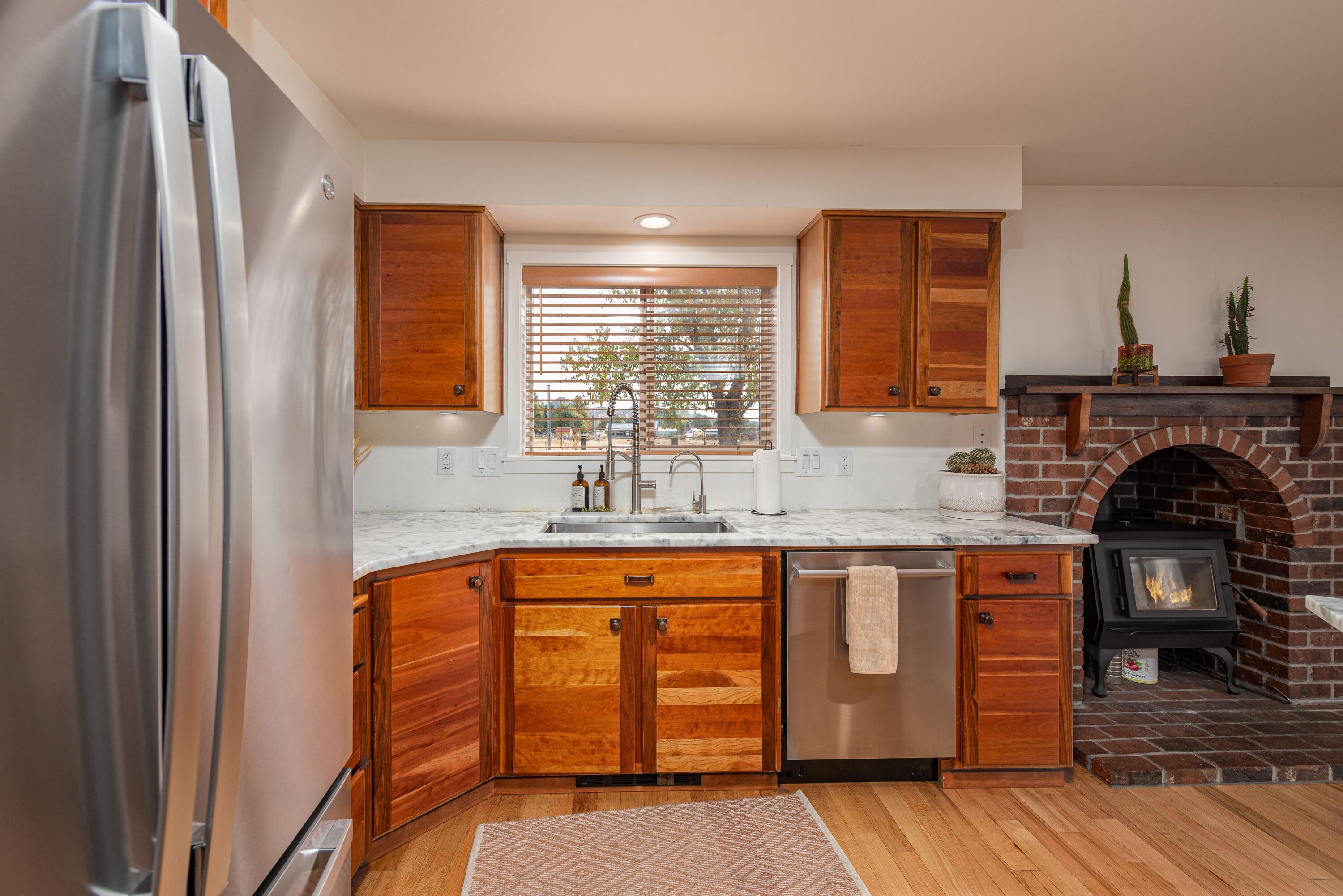 544 Apollo Road Prineville, OR 97754 - Photo 23 of 51 kitchen 3