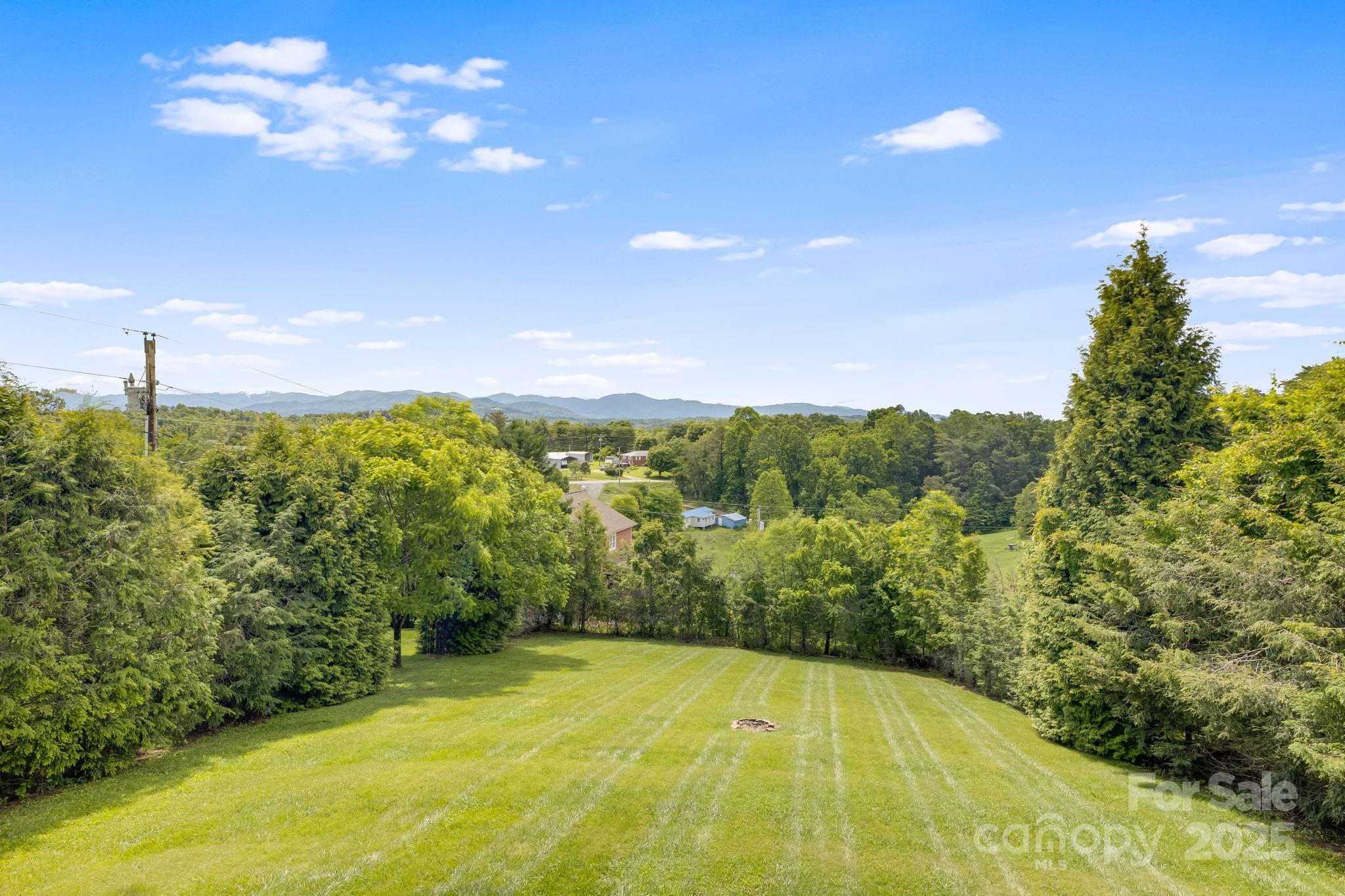 87 Collins Road Marshall, NC 28753 - Photo 3 of 48 Gallery Image 3