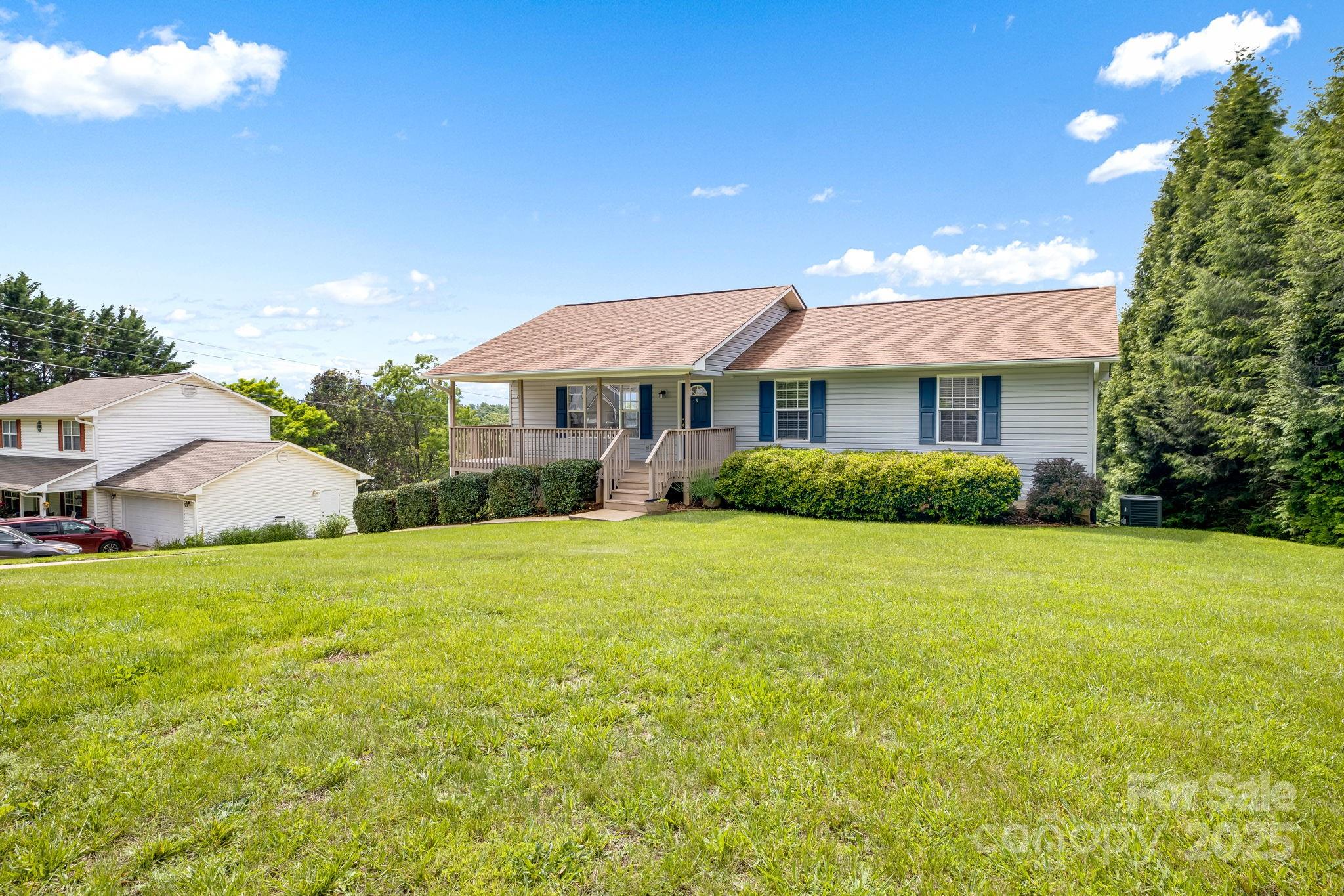 87 Collins Road Marshall, NC 28753 - Photo 5 of 48 Gallery Image 5