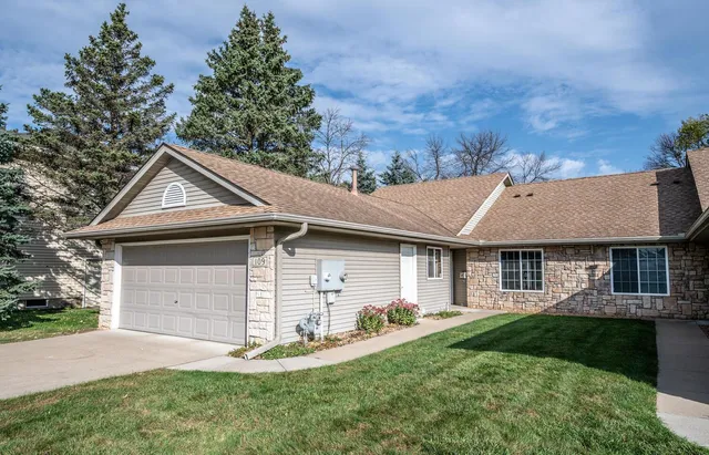 $269,900 | 109 Oak Street, Farmington, MN 55024