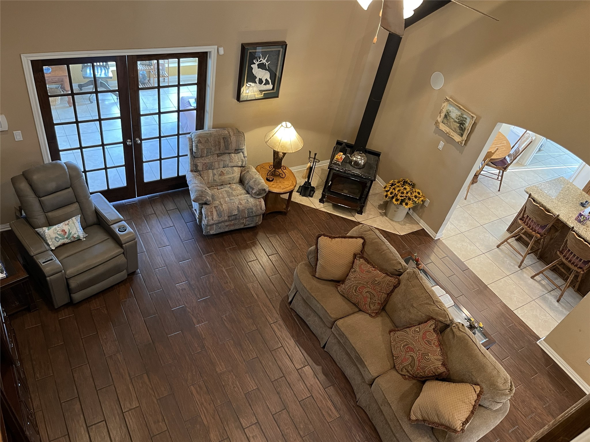19846 Post Oak Loop Thornton, TX 76687 - Photo 34 of 44 a living room with furniture and a large window