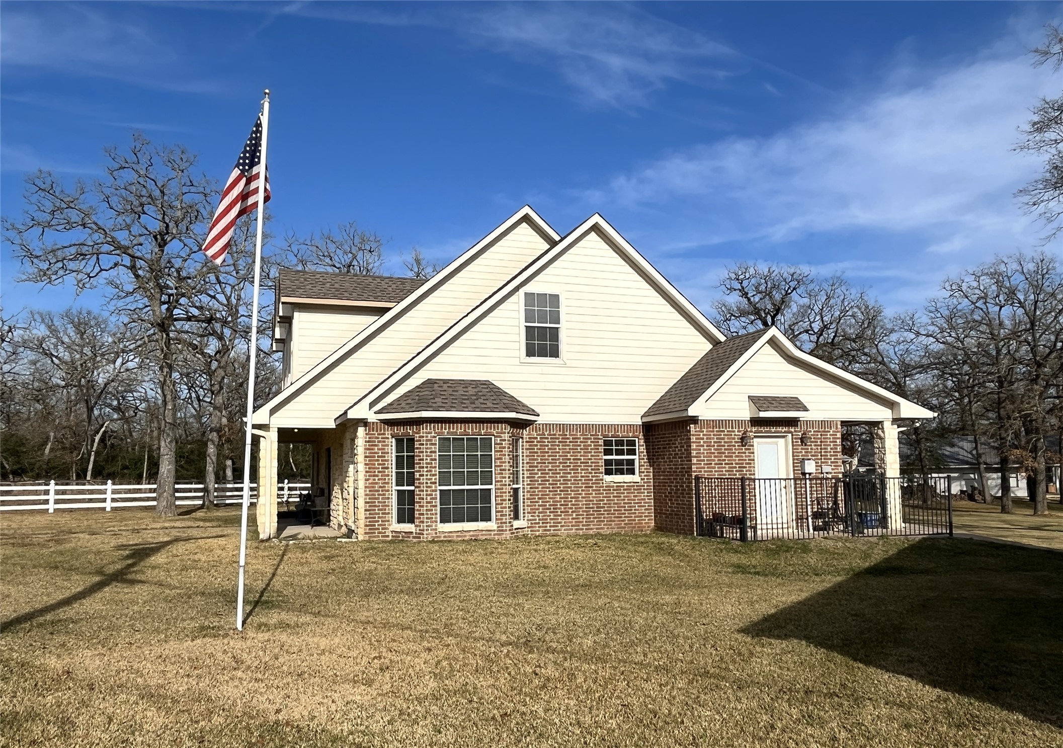 19846 Post Oak Loop Thornton, TX 76687 - Photo 9 of 44 a front view of a house with a yard