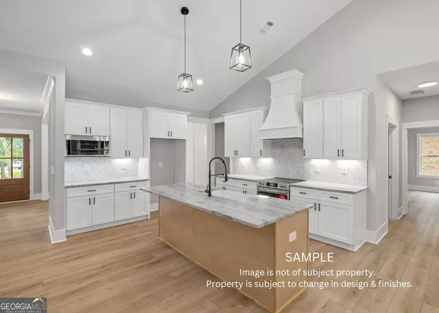 $749,900 | 219 Signing Tree Lane, Clarkesville, GA 30523