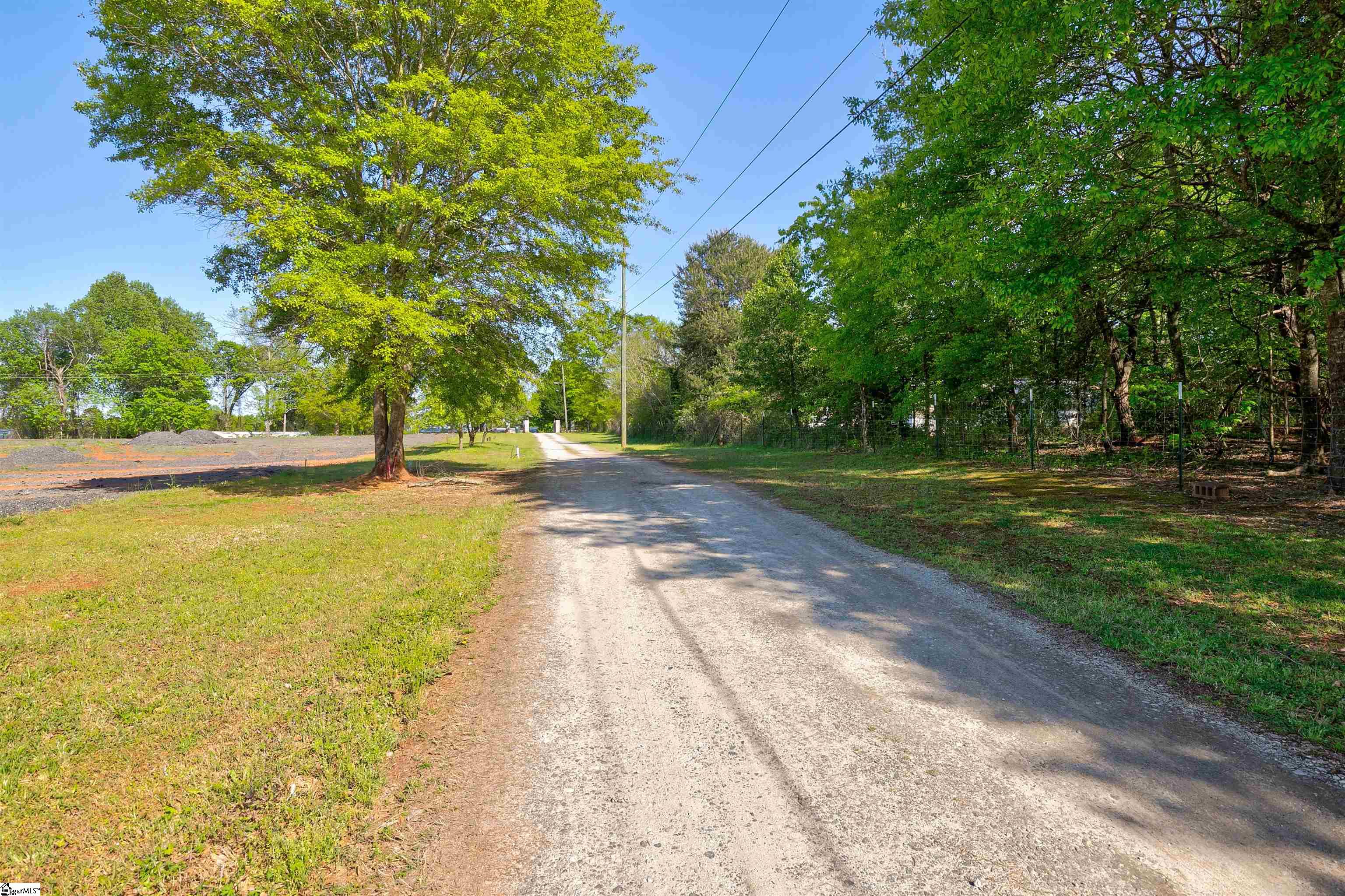 200 Half Moon Road Wellford, SC 29385 - Photo 4 of 36 Gallery Image 4