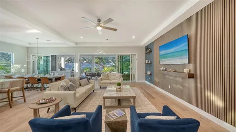 $2,995,000 | 1537 Siesta Drive, Sarasota, FL 34239