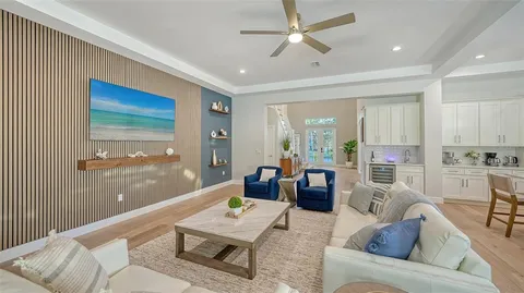 $2,995,000 | 1537 Siesta Drive, Sarasota, FL 34239