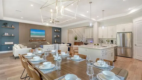 $2,995,000 | 1537 Siesta Drive, Sarasota, FL 34239