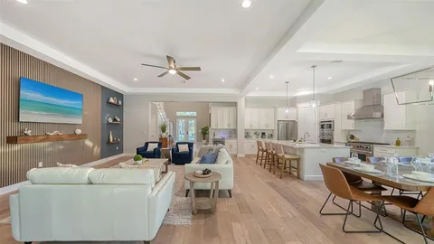 $2,995,000 | 1537 Siesta Drive, Sarasota, FL 34239