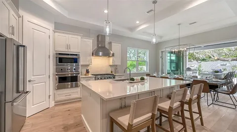 $2,995,000 | 1537 Siesta Drive, Sarasota, FL 34239