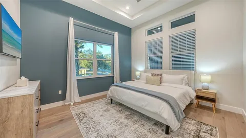 $2,995,000 | 1537 Siesta Drive, Sarasota, FL 34239