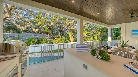$2,995,000 | 1537 Siesta Drive, Sarasota, FL 34239