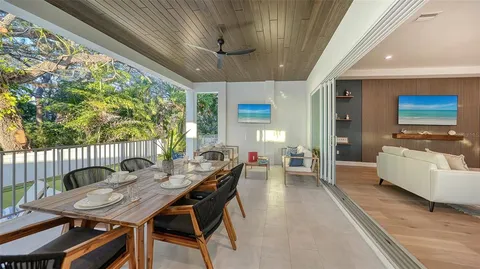 $2,995,000 | 1537 Siesta Drive, Sarasota, FL 34239