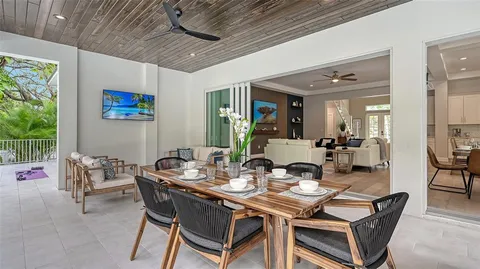$2,995,000 | 1537 Siesta Drive, Sarasota, FL 34239