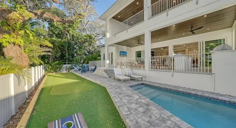 $2,995,000 | 1537 Siesta Drive, Sarasota, FL 34239