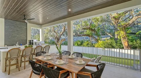 $2,995,000 | 1537 Siesta Drive, Sarasota, FL 34239