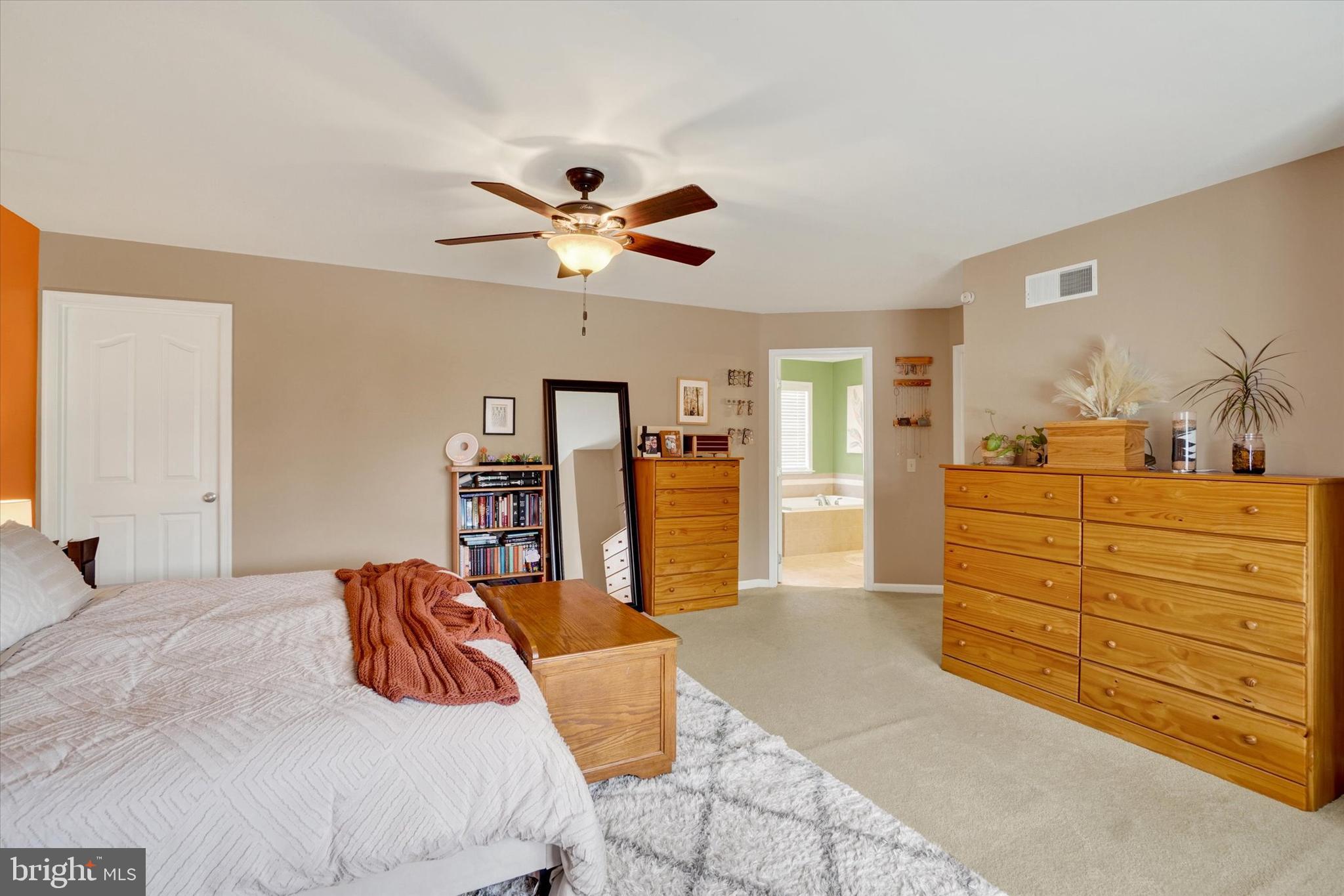 2152 Rillian Lane York, PA 17404 - Photo 16 of 28 Gallery Image 16