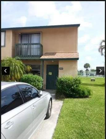 $2,400 | 4901 Pier Drive, Greenacres, FL 33463