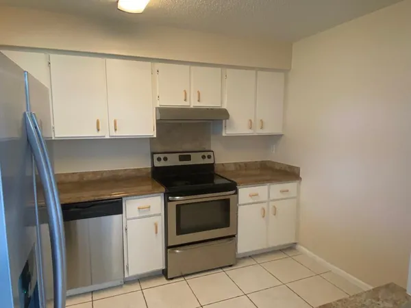 $2,400 | 4901 Pier Drive, Greenacres, FL 33463