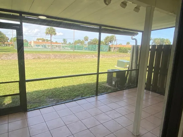 $2,400 | 4901 Pier Drive, Greenacres, FL 33463