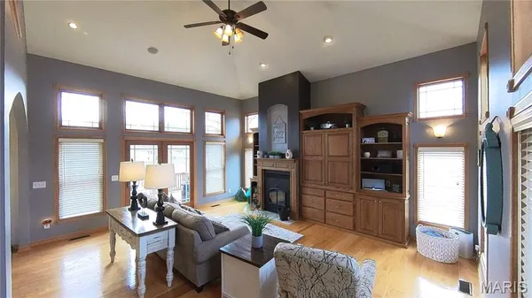 $545,000 | 610 Oak Park Boulevard, West Plains, MO 65775