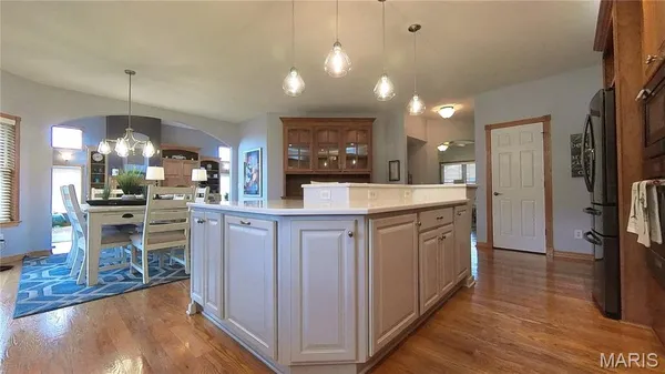 $545,000 | 610 Oak Park Boulevard, West Plains, MO 65775