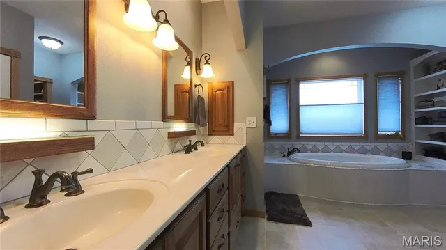 $545,000 | 610 Oak Park Boulevard, West Plains, MO 65775