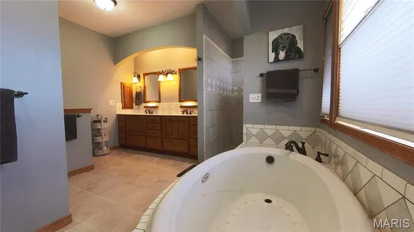 $545,000 | 610 Oak Park Boulevard, West Plains, MO 65775