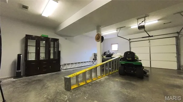 $545,000 | 610 Oak Park Boulevard, West Plains, MO 65775