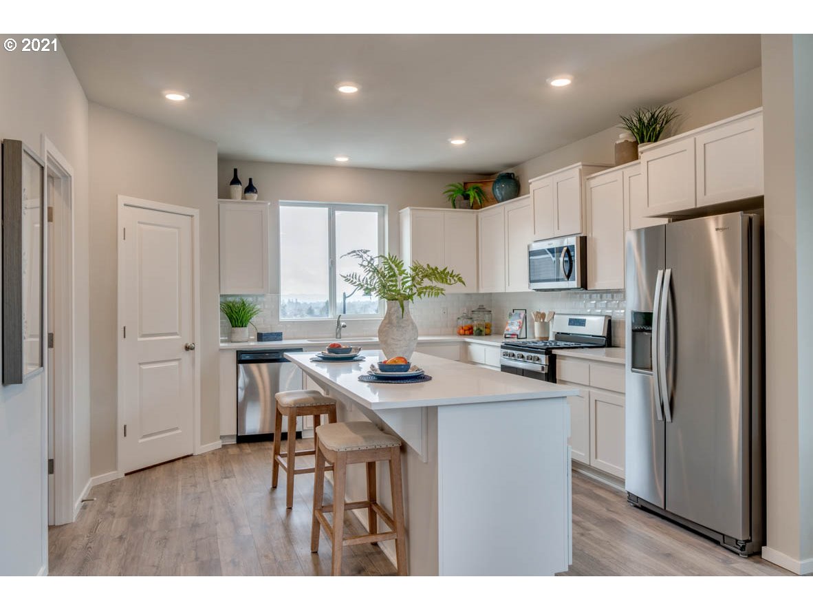 15792 Northwest Brugger Road Portland, OR 97229 - Photo 5 of 21 Gallery Image 5