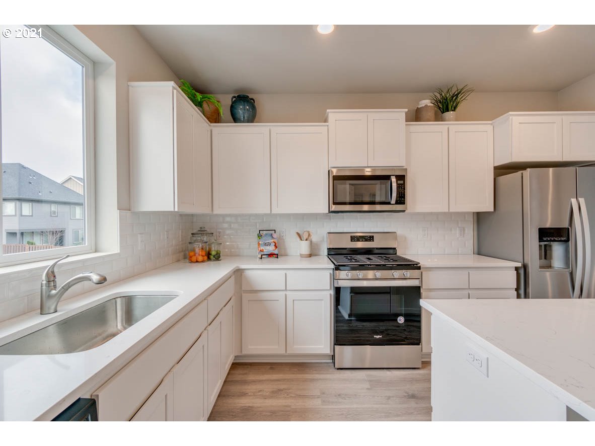 15792 Northwest Brugger Road Portland, OR 97229 - Photo 7 of 21 Gallery Image 7