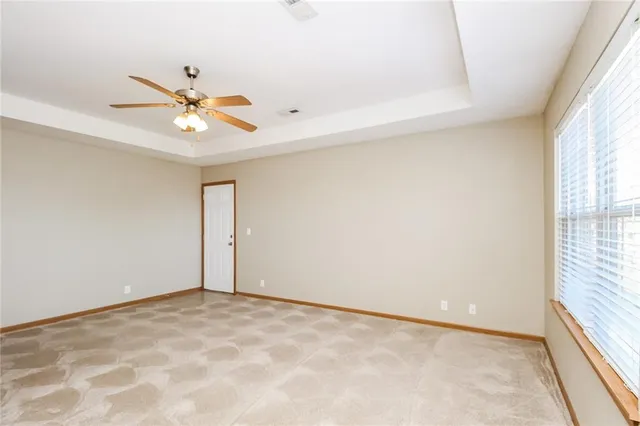 $1,370 | 211 Golfview Drive, Pleasant Hill, MO 64080