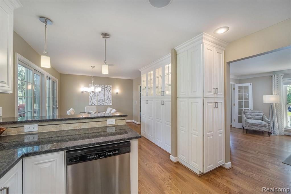 1126 Barneswood Lane Rochester Hills, MI 48306 - Photo 11 of 44