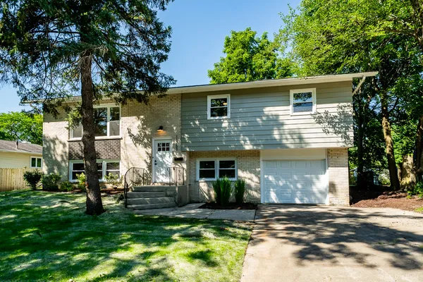 $374,900 | 16736 Beverly Avenue, Tinley Park, IL 60477